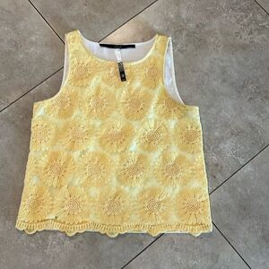 Kenzie Floral Embroidered Sleeveless Top with Stripes on Back Size Sm